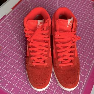 Womens Dunk Sky Hi Mesh Size 9